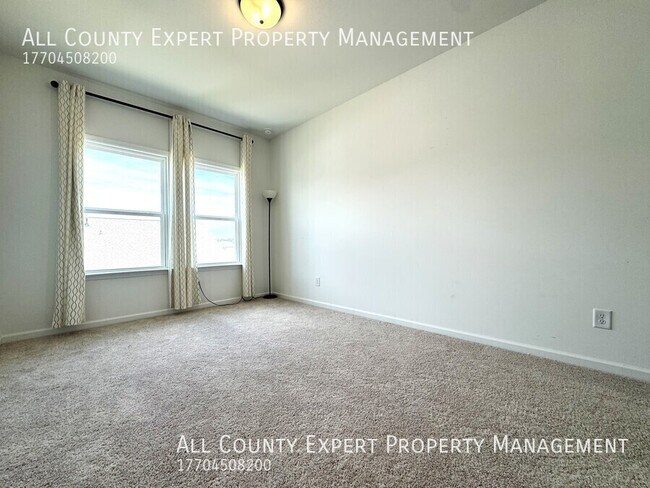 Building Photo - 690 Avignon Blvd