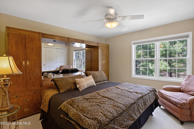 Building Photo - 91 Vista Dr