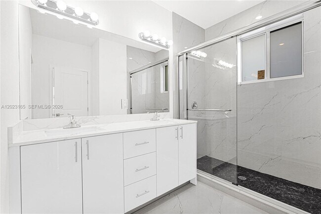 Building Photo - 22555 SW 125th Ave