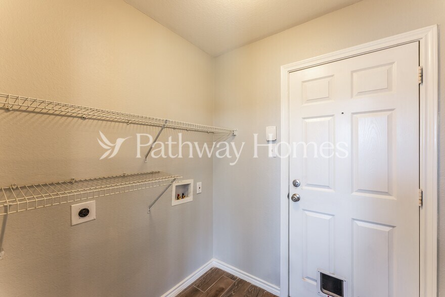 Building Photo - 212 Hereford Dr