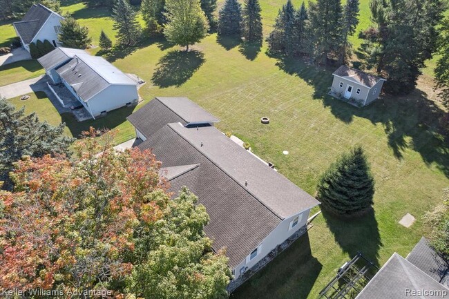 Building Photo - 245 Lynbrook Dr