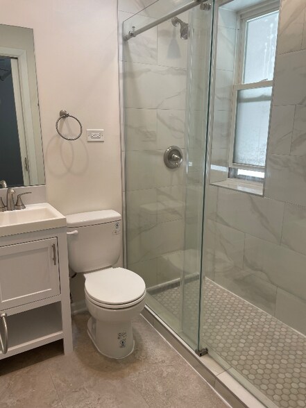 Building Photo - 3740 W Eastwood Ave