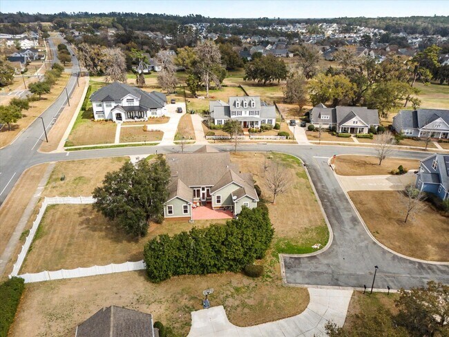 Building Photo - 3078 Dickinson Dr