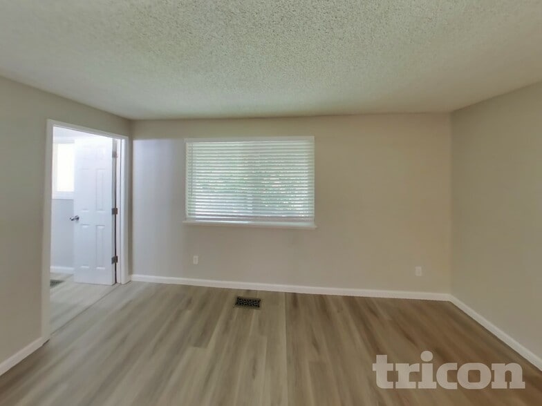 Building Photo - 3394 Tyee Pl NE