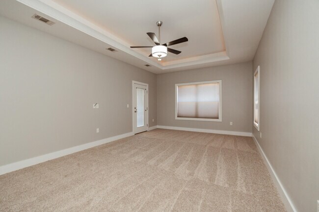 Building Photo - 133 Alicia Dr