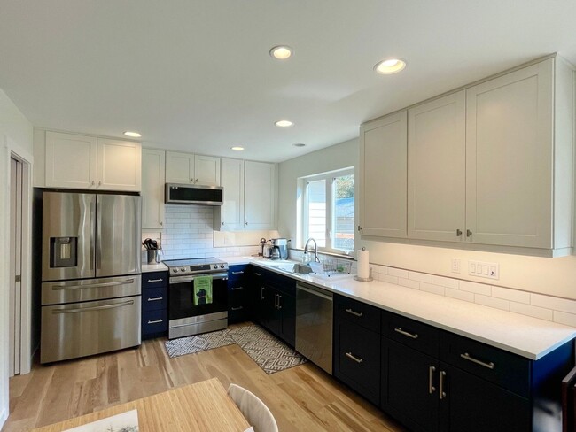 Building Photo - Efficient 2 Bed/2 Bath ADU in Sellwood