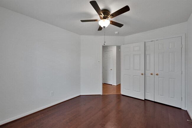 Building Photo - 115 E Greenhill Terrace Pl
