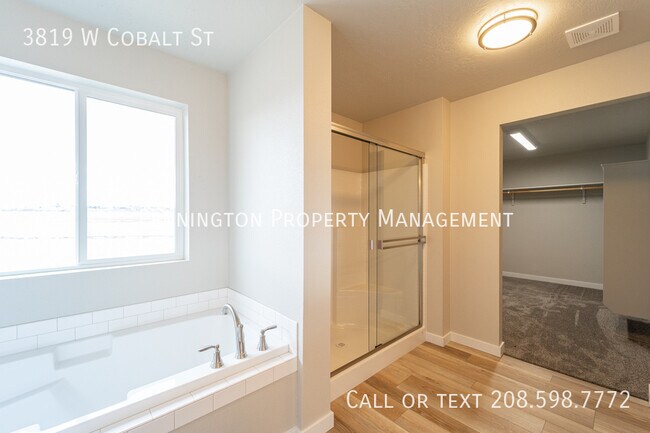 Building Photo - 3819 W Cobalt St