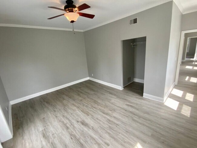 Building Photo - 6 Bed/2.5 Bath Mins. From UC $750/pp ($4,5...