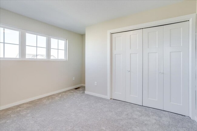 Building Photo - Fox Creek-Maggie Plan MODEL (NOT FOR RENT)