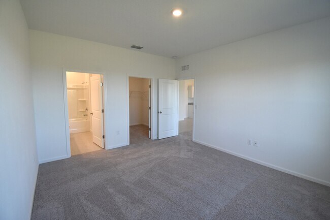 Building Photo - 2090 Gold Dust Dr