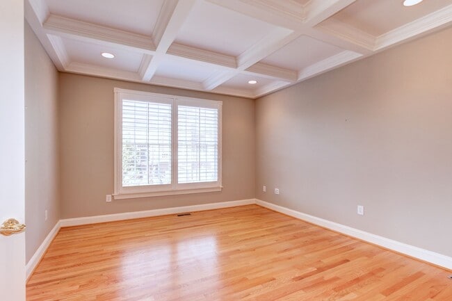 Building Photo - Lovely and Sought After Home for Rent in t...