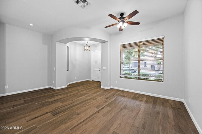 Building Photo - 4231 E Marshall Ave