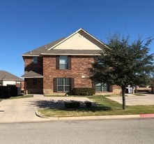 Building Photo - Woodhaven Villas