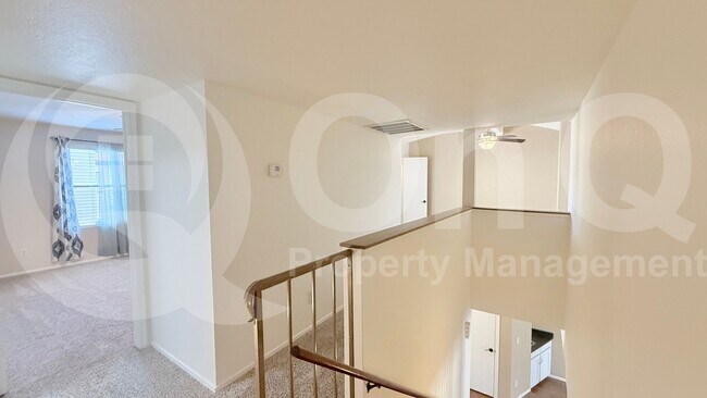 Building Photo - 5726 N 10th St