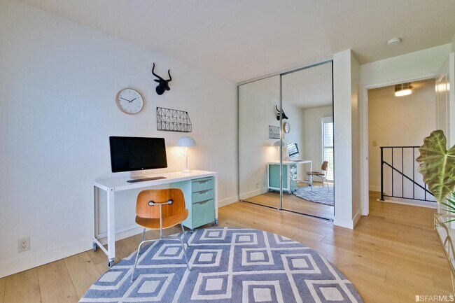 Building Photo - 542 Brewster Ave