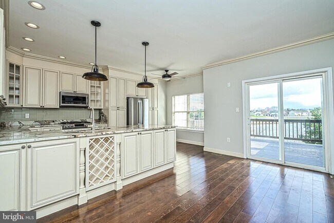 Building Photo - 44171 Paget Terrace