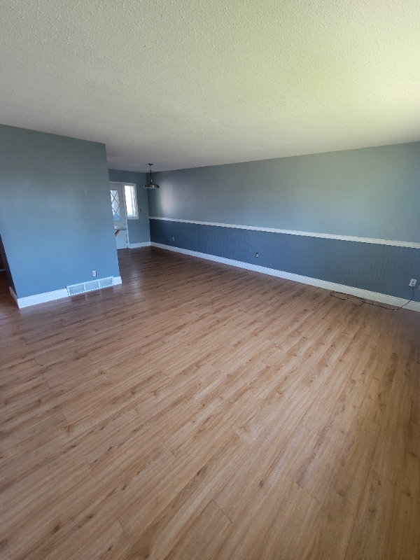 Building Photo - 1127 Ave C NW