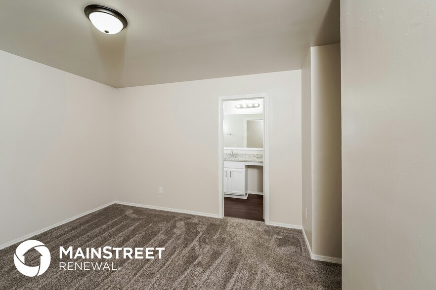Building Photo - 537 Fox Run Cir