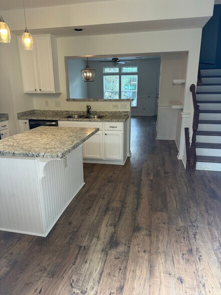 Primary Photo - 7720 Porter House Dr