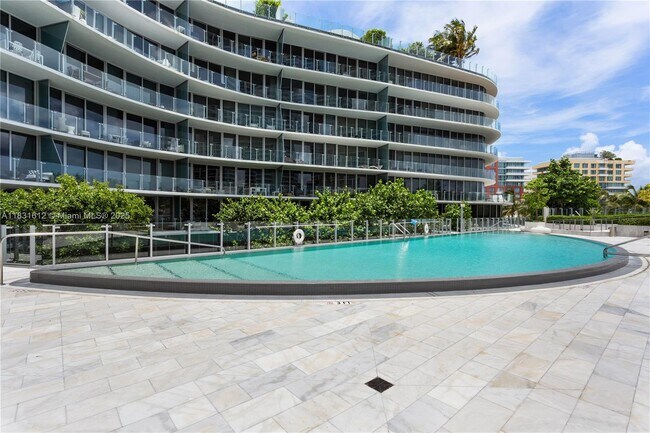 Building Photo - 1 Collins Ave