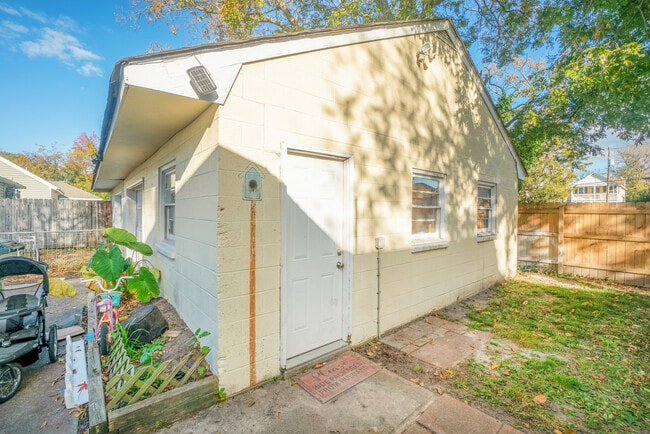 Building Photo - 3216 Marne Ave