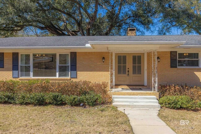 Building Photo - 202 Confederate Dr N