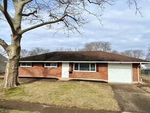 Building Photo - 309 Lesher Dr