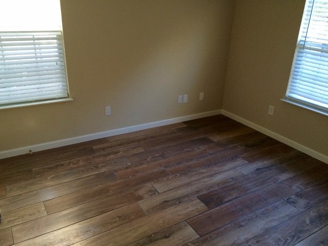 Building Photo - 1712 Poage Ave