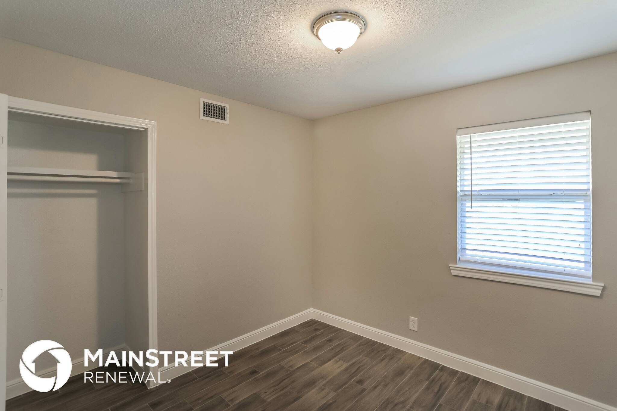 Building Photo - 1111 Glenn Dr