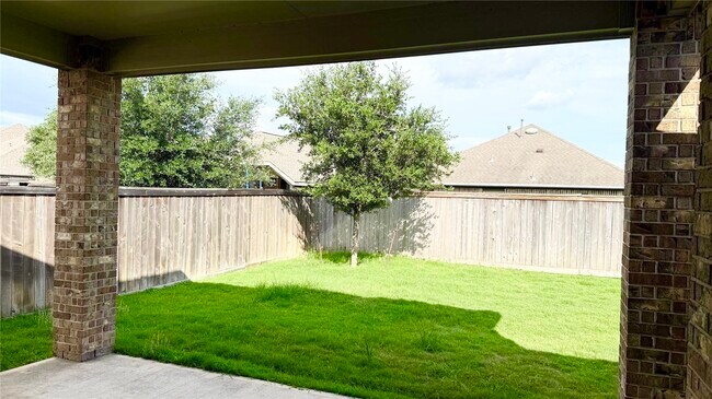 Building Photo - 16018 Muster Oak Dr