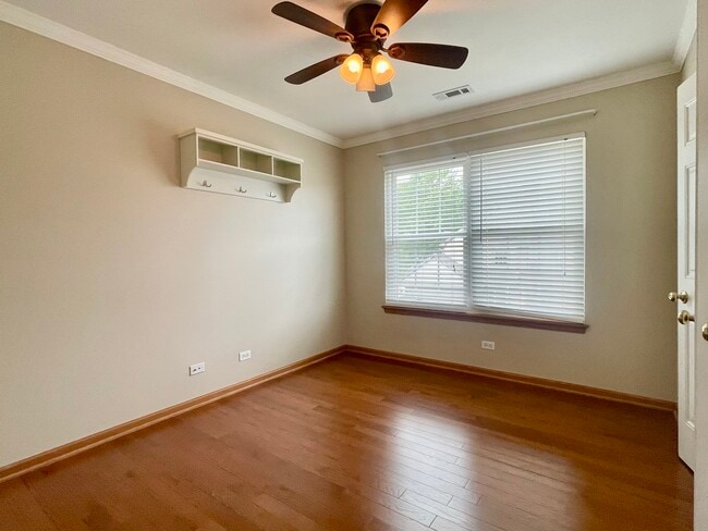 Building Photo - 517 Willow Way