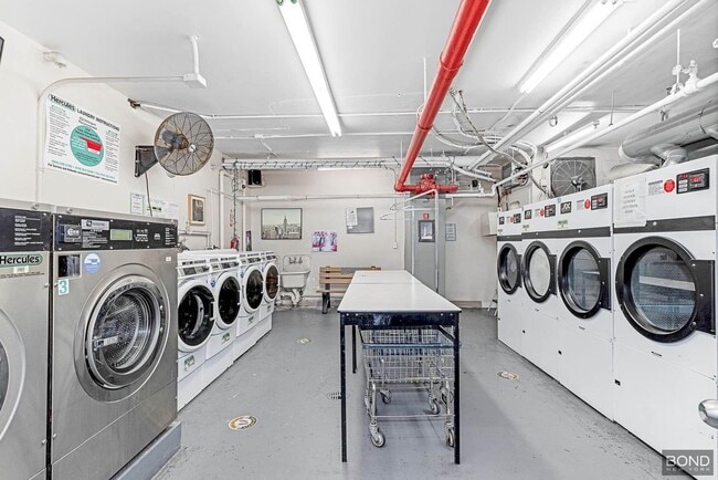 Building Photo - 330 W 45th St