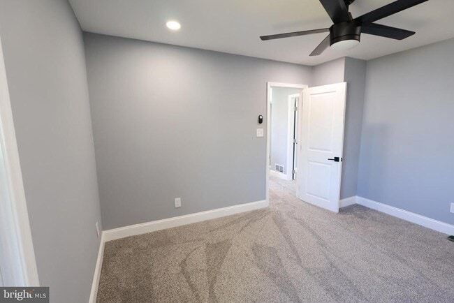 Building Photo - 5110 Kenwood Ave