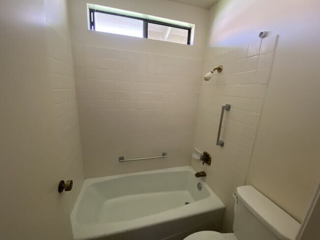 Building Photo - Leisure Village 55+ Gated Community