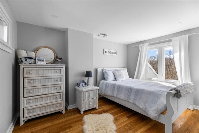 Building Photo - 391 Valley Rd