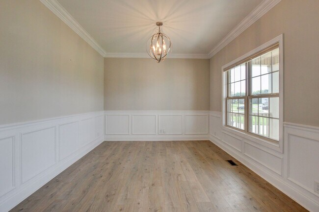 Building Photo - 230 Cotoneaster Ln
