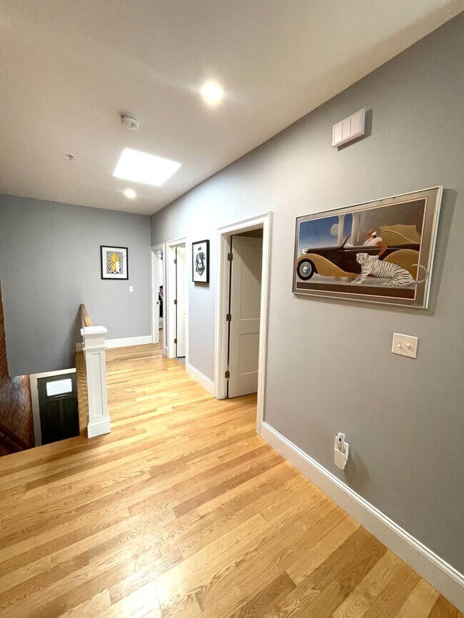 Building Photo - 2 bedroom in Boston MA 02127