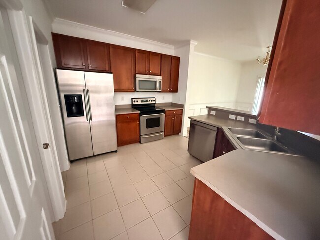 Building Photo - 8742 Appledale Dr
