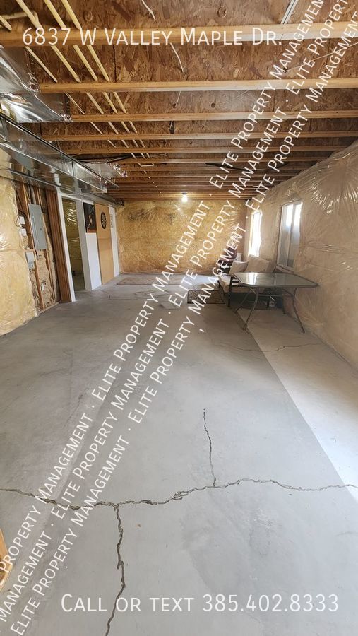 Building Photo - Great 3 bedroom home