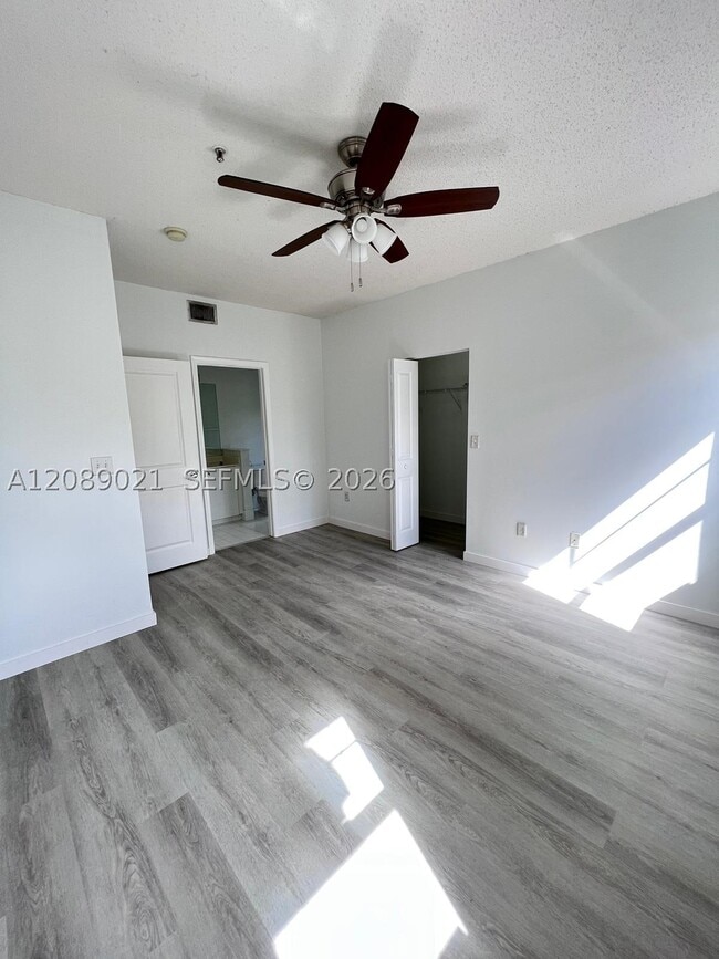 Building Photo - 5980 W Sample Rd