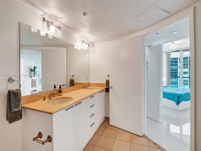 Building Photo - 16699 Collins Ave