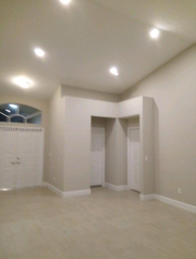 Building Photo - 9367 Lake Serena Dr