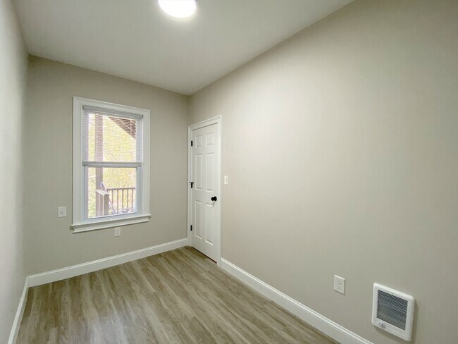 Building Photo - 124 Trenton St