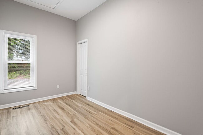 Building Photo - 1586 3rd St Dr NE