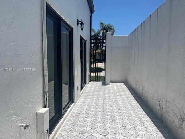 Building Photo - 8735 SW 54th St