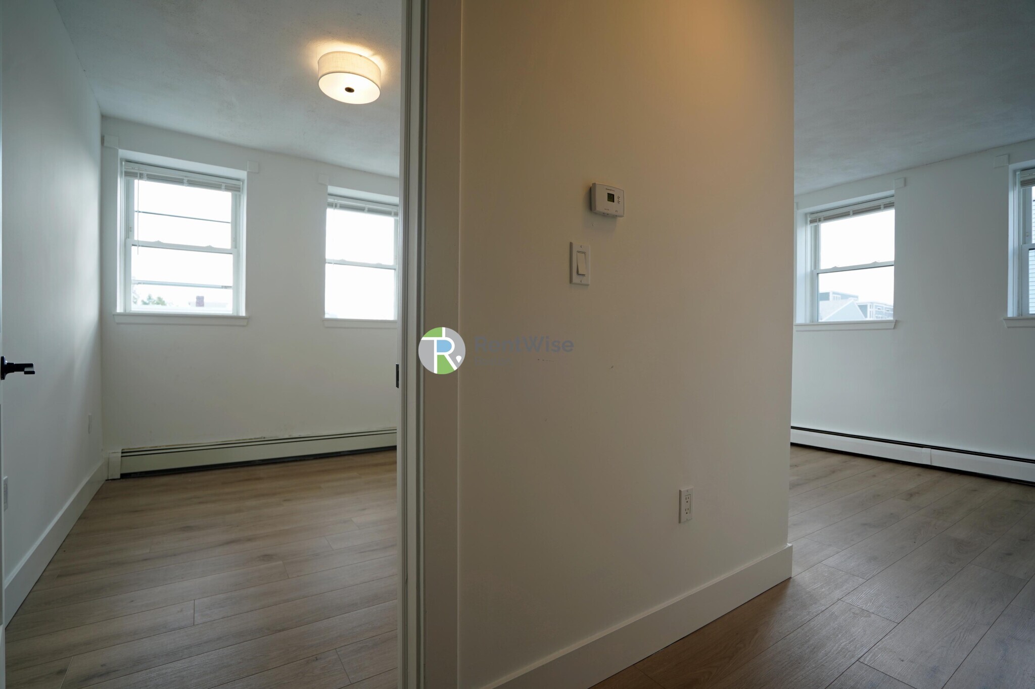 Building Photo - 740 E 7th St