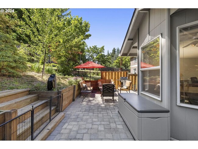 Building Photo - Stunning 4 Bedroom Home in Bethany!