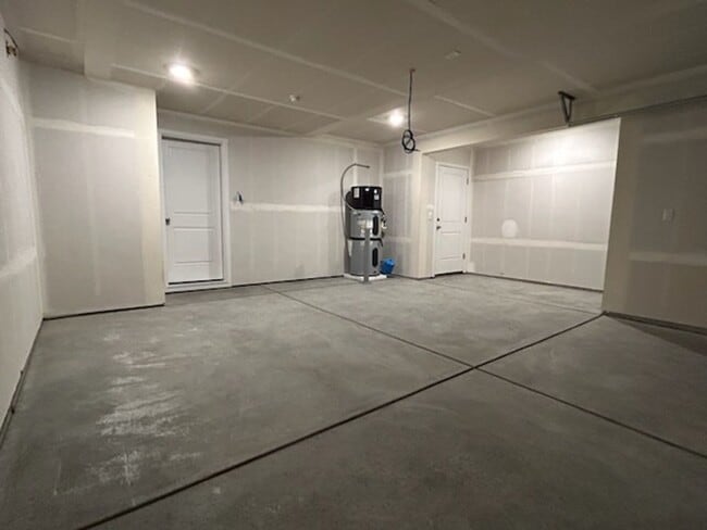 Building Photo - Brand New & Beautiful- 4 bed/2.5 ba + Loft, EV Garage Charging, Quartz Countertops, Fenced Yard!