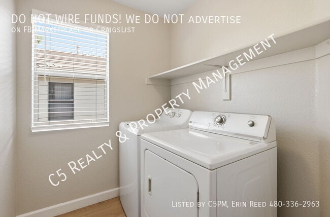 Building Photo - 12541 W Woodland Ave